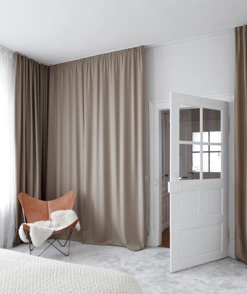 Floor to ceiling curtains - The Design Chaser via Pinterest